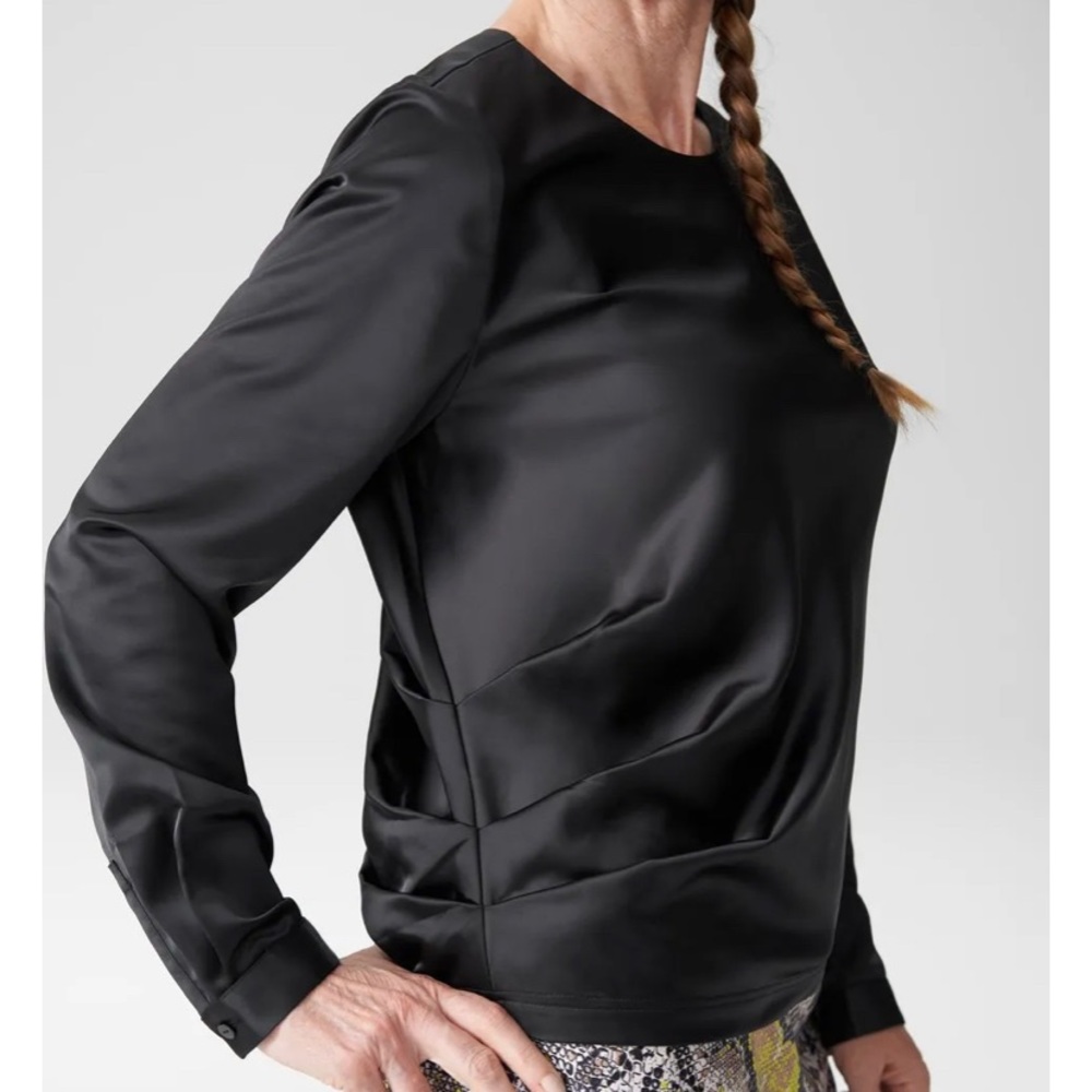 (US) Michaela Pleated Top Black
